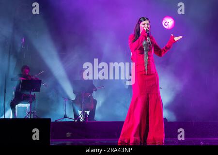 L'auteur-compositeur italien Elisa Toffoli, comme le sait Elisa Stage name lors de ses spectacles en direct à Arena di Verona pour sa nuit intime - deux nuits Banque D'Images