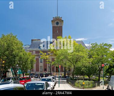 Staten Island Borough Hall a été construit en 1906 sur une colline surplombant le port de NY. Carrère & Hastings a conçu le monument de la Renaissance française. Banque D'Images