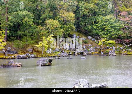 Jardin de l'étang de Sogenchi, 2023, temple de Tenryu-ji à Kyoto, Japon, jardin zen du patrimoine mondial, Japon, Asie, jour de printemps Banque D'Images