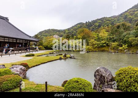 Jardin de l'étang de Sogenchi, 2023, petit temple de Tenryu-ji à Kyoto, Japon, jardin zen du patrimoine mondial, Japon, Asie, jour de printemps Banque D'Images