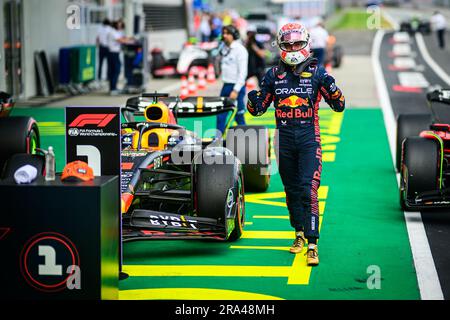 Le pilote néerlandais Max Verstappen de la course Oracle Red Bull réagit après la séance de qualification du Grand Prix autrichien de F1 au Red Bull Ring de Spielberg, en Autriche, sur 30 juin 2023. Banque D'Images