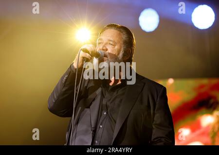 Russell Crowe vit BEI einem Konzert auf dem 57. Internationalen Filmfestival Karlovy Vary 2023 im Hotel Thermal. Karlsbad, 30.06.2023 Banque D'Images