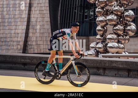 Bilbao, pays basque. 29th juin 2023. Photo de Zac Williams/SWpix.com- 29/06/2023 - Cyclisme - 2023 Tour de France - Grand départ: Présentation de l'équipe - Musée Guggenheim, Bilbao, pays Basque - Fred Wright, Bahreïn victorieux. Credit: SWpix / Alamy Live News Banque D'Images