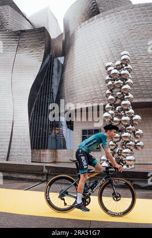 Bilbao, pays basque. 29th juin 2023. Photo de Zac Williams/SWpix.com- 29/06/2023 - Cyclisme - 2023 Tour de France - Grand départ: Présentation de l'équipe - Musée Guggenheim, Bilbao, pays Basque - Jai Hindley, Bora Hansgrohe. Credit: SWpix / Alamy Live News Banque D'Images