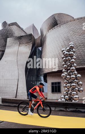 Bilbao, pays basque. 29th juin 2023. Photo de Zac Williams/SWpix.com- 29/06/2023 - Cyclisme - 2023 Tour de France - Grand départ: Présentation de l'équipe - Musée Guggenheim, Bilbao, pays Basque - Egan Bernal, Ineos Grenadiers. Credit: SWpix / Alamy Live News Banque D'Images