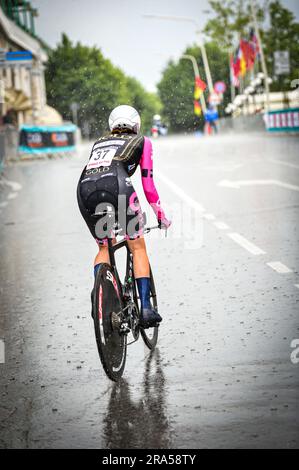 Chianciano terme, Italie. 30th juin 2023. ZANARDI Silvia (ITA) Team BEPINK - GOLDGiro d'Italia femmes 2023. Première étape à Chianciano terme. Début de la scène pendant la phase 1 - Giro d'Italia, Giro d'Italia in Chianciano terme, Italie, 30 juin 2023 crédit: Agence de photo indépendante/Alamy Live News Banque D'Images