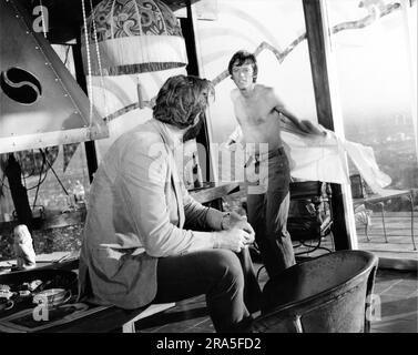 BRUCE DERN et PETER FONDA dans 'le tout premier ''psychédélique'' film d'Hollywood' THE TRIP 1967 Director ROGER CORMAN second directeur d'unité Dennis Hopper écrivain Jack Nicholson design de production Michel Levesque direction artistique Leon Ericksen Music by Electric Flag (As the American Music Band) Présentateurs Samuel Z. Arkoff et James H. Nicholson American International Pictures (AIP) Banque D'Images