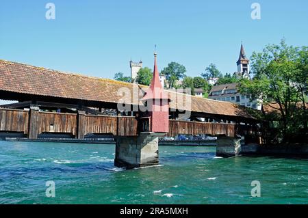 Pont de la Spreuer sur la rivière Reuss, Lucerne, pont couvert en bois, Suisse Banque D'Images