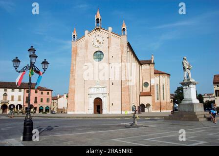 Cathédrale Santa Maria, Piazza Vittorio Emanuele II, Montagnana, Vénétie, Italie, Venise, Vénétie Banque D'Images