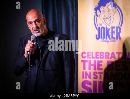 Mike Gunn, comédien de stand-Up au club de comédie de Joker, Southend-on-Sea, Essex © Clarissa Debenham (Photographie sans film) / Alamy Banque D'Images