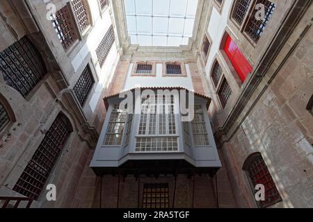 Imnenhof avec baie vitrée, prison de 18th siècles, Centro Portugues de Fotografia, Centre portugais de photographie, Porto, Portugal Banque D'Images