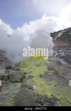 Fumaroles de soufre, Hokkaido, soufre, Fumarale, Japon Banque D'Images