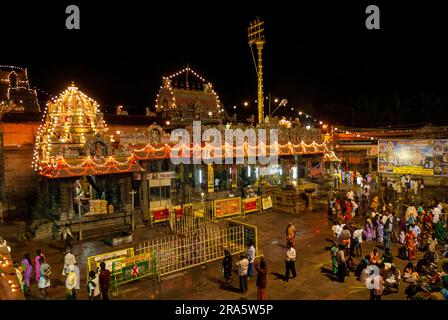 Arunachaleswalar Annamalaïyar Annamalai Temple pendant la nuit près de Thiruvannamalai Tiruvannamalai, Tamil Nadu, Inde du Sud, Inde, Asie Banque D'Images