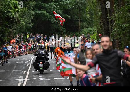 Bilbao, Espagne. 01st juillet 2023. Fans de cyclisme photographiés à la première étape de la course cycliste Tour de France, course de 182 km de Bilbao à Bilbao, Espagne, samedi 01 juillet 2023. Le Tour de France de cette année a lieu du 01 au 23 juillet 2023. BELGA PHOTO JASPER JACOBS crédit: Belga News Agency/Alay Live News Banque D'Images