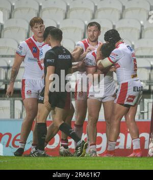 St Helens, Merseyside, Angleterre 30th juin 2023. St Helens célèbre Jonathan Bennison essayer, pendant le St Helens Rugby football Club V Castleford Tigers au stade totalement Wicked, la Super League de Betfred (Credit image: ©Cody Froggatt/Alamy Live news) Banque D'Images