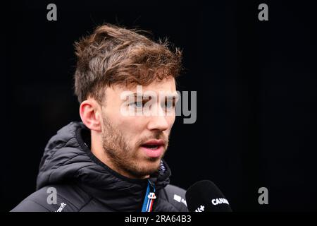 Spielberg, Mezzolombardo, Autriche. 1st juillet 2023. Pierre Gasly, pilote français (Alpine F1 Team), parle aux médias après le sprint Shootout au circuit Red Bull Ring à Spielberg, Autriche (Credit image: © Daisy Facinelli/ZUMA Press Wire) USAGE ÉDITORIAL SEULEMENT! Non destiné À un usage commercial ! Banque D'Images