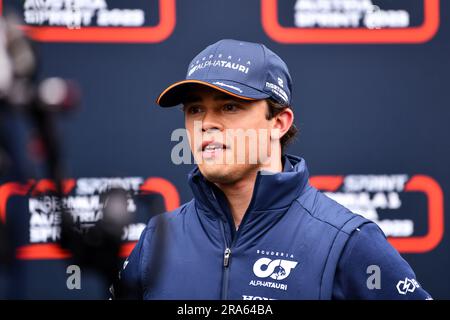 Spielberg, Mezzolombardo, Autriche. 1st juillet 2023. Le pilote néerlandais Nyck de Vries ( Scuderia AlphaTauri) parle aux médias après le sprint Shootout au circuit Red Bull Ring à Spielberg, Autriche (Credit image: © Daisy Facinelli/ZUMA Press Wire) USAGE ÉDITORIAL SEULEMENT! Non destiné À un usage commercial ! Banque D'Images