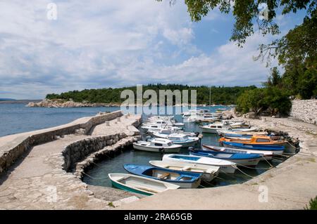 Bateaux dans le port, Crikvenica, golfe de Kvarner, Croatie Banque D'Images