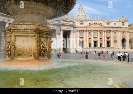 Fontaine, Stato della Citta del Vaticano, Basilique San Pietro, Basilique St, Basilique, Basilique, Basilique du Vatican, En face de St. Basilique Saint-Pierre Banque D'Images