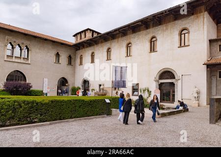 Museo di Castelvecchio, ou Musée Castelvecchio, un musée d'art basé dans un château médiéval du 14e siècle ; Vérone, Italie. Castelvecchio Verona. Banque D'Images