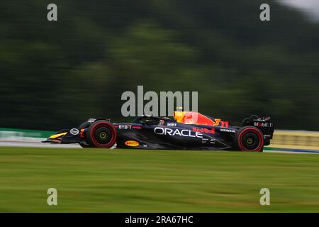 Spielberg, Autriche. 01st juillet 2023. Sergio Perez de Red Bull Racing sur piste pendant la fusillade se qualifier pour le Grand Prix d'Autriche F1 au Red Bull Ring sur 1 juillet 2023 à Spielberg, Autriche. Credit: Marco Canoniero / Alamy Live News Banque D'Images