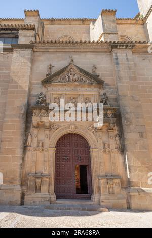 Sainte Chapelle du Sauveur (Sacra Capilla del Salvador) porte de la Plaza Vasquez de Molina - Ubeda, Jaen, Espagne Banque D'Images