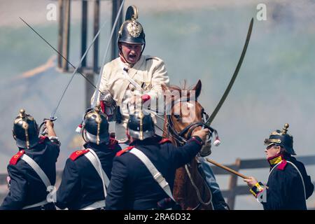 Chlum, République tchèque. 01st juillet 2023. La bataille de Koniggratz qui avait eu lieu entre les soldats autrichiens et prussiens en 1866 a été revotée sur le champ de bataille de Chlum, en République tchèque, sur 1 juillet 2023. Crédit : David Tanecek/CTK photo/Alay Live News Banque D'Images