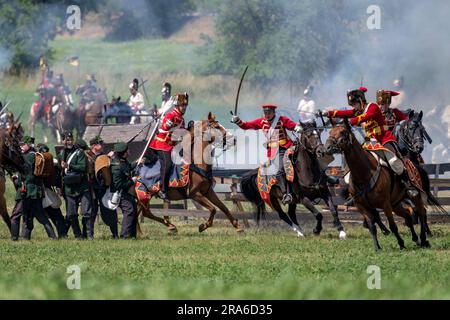 Chlum, République tchèque. 01st juillet 2023. La bataille de Koniggratz qui avait eu lieu entre les soldats autrichiens et prussiens en 1866 a été revotée sur le champ de bataille de Chlum, en République tchèque, sur 1 juillet 2023. Crédit : David Tanecek/CTK photo/Alay Live News Banque D'Images