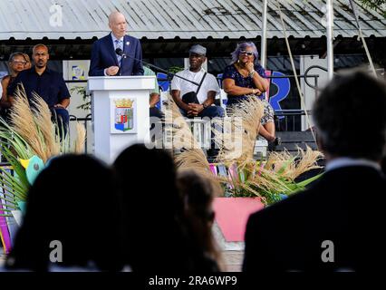 WILLEMSTAD - le ministre Ernst Kuipers (Santé publique, bien-être social et Sport) pendant la commémoration de l'esclavage à Curaçao. Sur Keti Koti, on se souvient qu'il y a exactement 150 ans, l'esclavage a pris fin sous le régime hollandais. ANP RAMSAY SOEMANTA pays-bas - belgique Out crédit: ANP/Alay Live News Banque D'Images