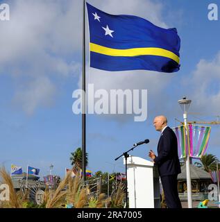 WILLEMSTAD - le ministre Ernst Kuipers (Santé publique, bien-être social et Sport) pendant la commémoration de l'esclavage à Curaçao. Sur Keti Koti, on se souvient qu'il y a exactement 150 ans, l'esclavage a pris fin sous le régime hollandais. ANP RAMSAY SOEMANTA pays-bas - belgique Out crédit: ANP/Alay Live News Banque D'Images