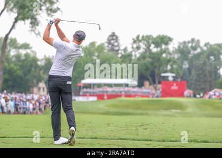 Sylvania, Ohio, États-Unis. 30th juin 2023. LUDVIG ABERG (SWE) débarque sur le cinquième trou au club de golf de Detroit lors de la troisième manche de la Rocket Mortgage Classic à Detroit, Michigan. Aberg a commencé le jour un coup de feu de la plomb à douze sous le par. (Credit image: © Brian Dempsey/ZUMA Press Wire) USAGE ÉDITORIAL SEULEMENT! Non destiné À un usage commercial ! Banque D'Images