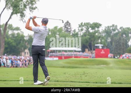 Sylvania, Ohio, États-Unis. 30th juin 2023. LUDVIG ABERG (SWE) débarque sur le cinquième trou au club de golf de Detroit lors de la troisième manche de la Rocket Mortgage Classic à Detroit, Michigan. Aberg a commencé le jour un coup de feu de la plomb à douze sous le par. (Credit image: © Brian Dempsey/ZUMA Press Wire) USAGE ÉDITORIAL SEULEMENT! Non destiné À un usage commercial ! Banque D'Images