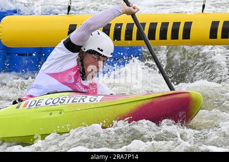 Cracovie, Pologne. 01st juillet 2023. Gabriel de Coster, athlète de slalom en canoë, photographié en action pendant les qualifications de l'épreuve de cross de slalom en kayak de canoë aux Jeux européens de Cracovie, Pologne, le samedi 01 juillet 2023. Les Jeux européens de 3rd, officieusement connus sous le nom de Cracovie-Malopolska 2023, sont des manifestations sportives internationales prévues du 21 juin au 02 juillet 2023 à Cracovie et à Malopolska, en Pologne. BELGA PHOTO TEAM BELGIQUE crédit: Belga News Agency/Alay Live News Banque D'Images