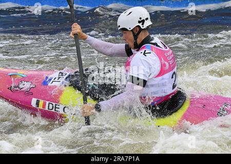 Cracovie, Pologne. 01st juillet 2023. Gabriel de Coster, athlète de slalom en canoë, photographié en action pendant les qualifications de l'épreuve de cross de slalom en kayak de canoë aux Jeux européens de Cracovie, Pologne, le samedi 01 juillet 2023. Les Jeux européens de 3rd, officieusement connus sous le nom de Cracovie-Malopolska 2023, sont des manifestations sportives internationales prévues du 21 juin au 02 juillet 2023 à Cracovie et à Malopolska, en Pologne. BELGA PHOTO TEAM BELGIQUE crédit: Belga News Agency/Alay Live News Banque D'Images