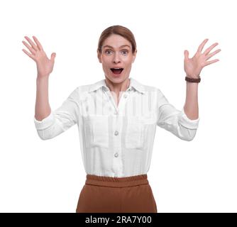 Belle femme d'affaires surprise posant sur fond blanc Banque D'Images