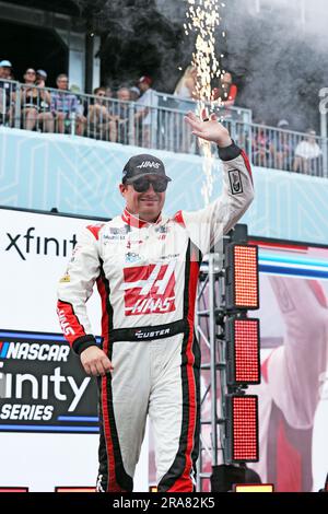 Chicago, États-Unis, 01 juillet 2023. Cole Custer est présenté à la foule avant l'inauguration de la course Loop 121 NASCAR Xfinity Series Chicago Street course qui a eu lieu dans et autour de Grant Park. Credit: Tony Gadomski / toutes les images de sport / Alamy Live News Banque D'Images