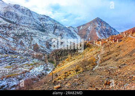 La haute montagne Alas au Maroc, montagnes Tachddirt Banque D'Images