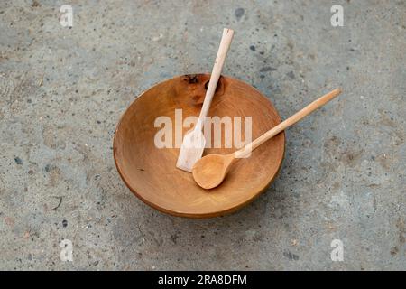 bol en bois avec cuillères en bois. Vue de dessus Banque D'Images