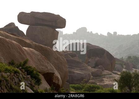 Une formation de roche étonnante à Hampi, Karnataka, Inde du Sud, Inde, Asie. Patrimoine mondial de l'UNESCO Banque D'Images