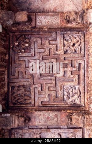 Sculptures de plafond dans la grotte 2, Badami, karnataka, Inde du Sud, Inde, Asie Banque D'Images