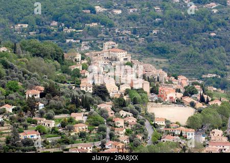 Vue sur le Bar-sur-Loup, Alpes-Maritimes, Provence-Alpes-Côte d'Azur, Sud de la France Banque D'Images