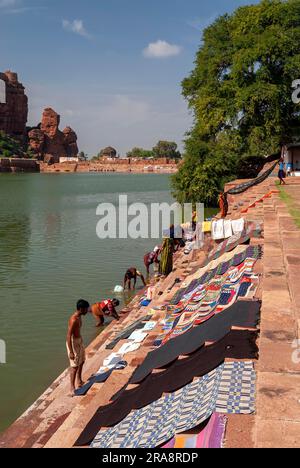 Lac d'Agastya à Badami, Karnataka, Inde du Sud, Inde, Asie Banque D'Images