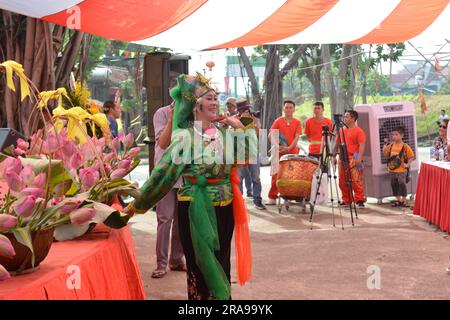 La fête traditionnelle du village de Chem, Ha Noi, Vietnam 2023. Lễ hội truyền thống Chèm. 越南旅游, वियतनाम पर्यटन, 베트남 관광, ベトナム観光, ឌូលីច វៀតណាម Banque D'Images