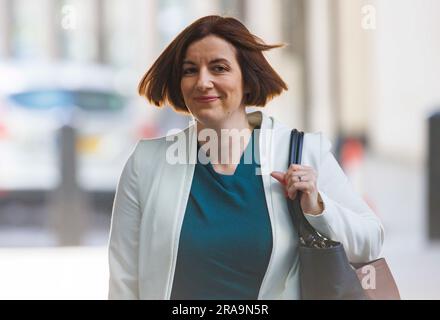 Londres, Royaume-Uni. 2nd juillet 2023. Bridget Phillipson, secrétaire de l'éducation fantôme, aux studios de la BBC pour dimanche avec Laura Kuenssberg. Les NEU ont proposé deux jours d'action de striuke le mercredi 5th et le vendredi 7th juillet. Les chefs d'écoles sont susceptibles de rejoindre les enseignants en grève. Crédit : Joe Maida/Alay Live News Banque D'Images