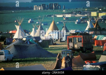 Festival libre de Stonehenge au solstice d'été - 21 juin. Le camp hippy, le festival a duré trois jours. Wiltshire, Angleterre 21 juin 1979. 1970S ROYAUME-UNI HOMER SYKES Banque D'Images