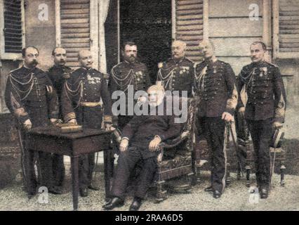 FRANÇOIS-PAUL-JULES GREVY (1807 - 1891), homme d'État français, président, avec son cabinet militaire. Date: 1880 Banque D'Images