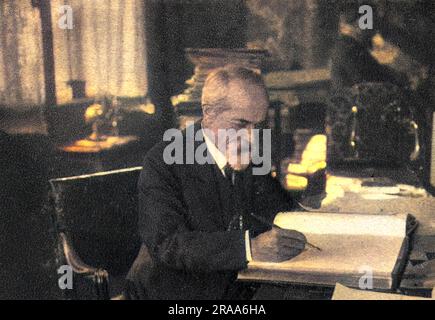 LOUIS LEPINE - chef de police français responsable de nombreuses innovations : le gang de Bonnet et le vol de la Joconde Mona étaient parmi les problèmes qu'il a dû affronter : en 1911. Date: VERS 1900 Banque D'Images