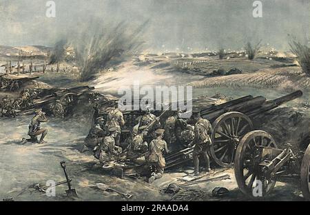 Des canonniers britanniques travaillent avec le 60-prs dans le quartier des vignobles de France en octobre 1914. Tir des canons 60-pr de l'Artillerie de la garnison royale contre une position allemande. Une batterie lourde se compose de quatre pistolets illustrés. Date: Oct-14 Banque D'Images