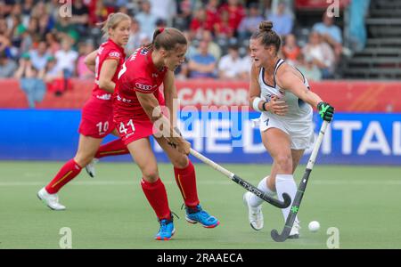 Anvers, Belgique. 02nd juillet 2023. Astrid Bonami en Belgique se bat pour le ballon lors d'un match de hockey entre l'équipe nationale belge Red Panthers et les États-Unis, dimanche 02 juillet 2023 à Anvers, match 10/12 dans la phase de groupe de la Ligue Pro FIH 2023. BELGA PHOTO VIRGINIE LEFOUR crédit: Belga News Agency/Alay Live News Banque D'Images