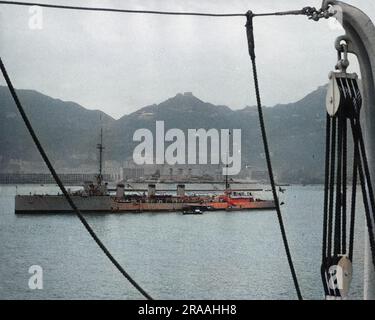 Navires de guerre dans le port de Hong Kong pendant la guerre sino-japonaise Date: 1937 - 45 Banque D'Images